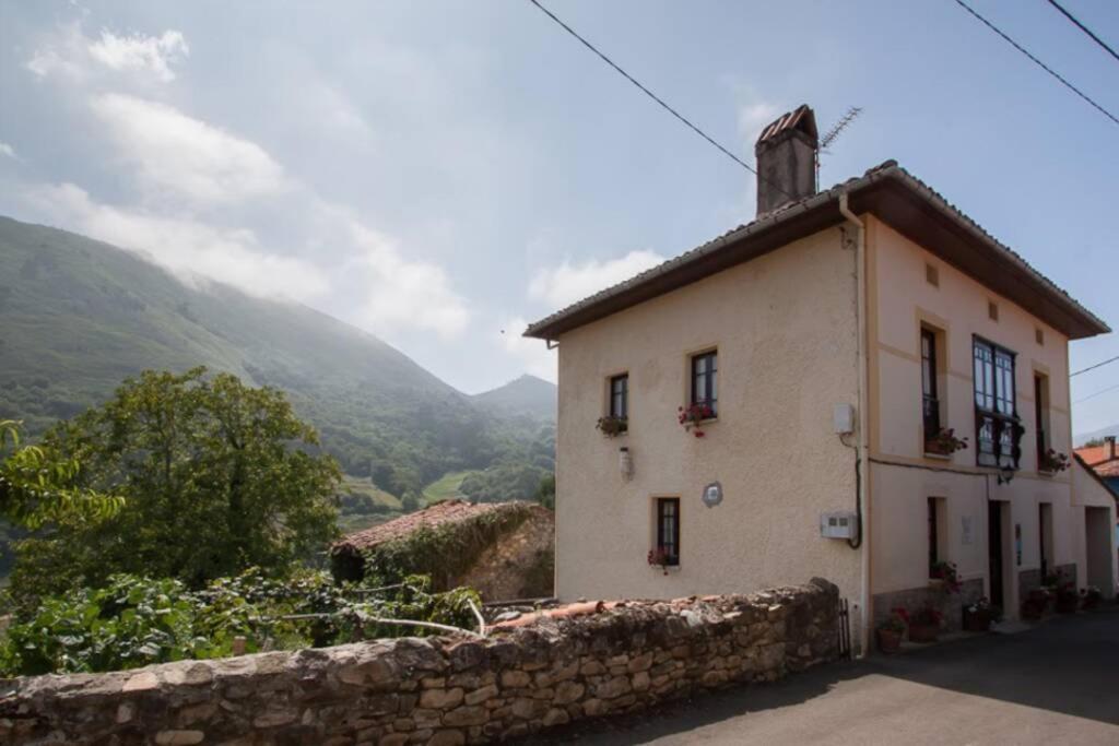 Casa Del Cuetu. Traditional Village House In Asturias Mere Exterior foto