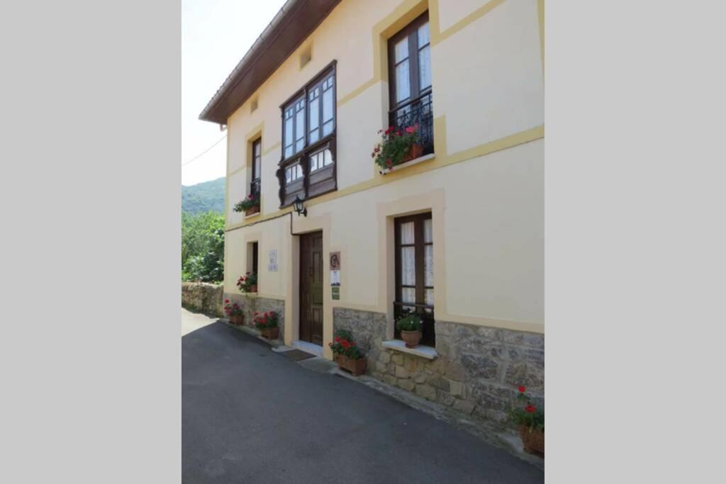 Casa Del Cuetu. Traditional Village House In Asturias Mere Exterior foto