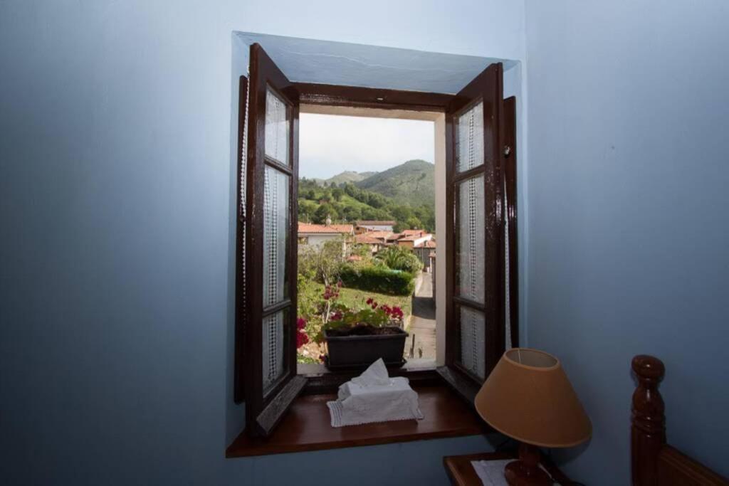 Casa Del Cuetu. Traditional Village House In Asturias Mere Exterior foto