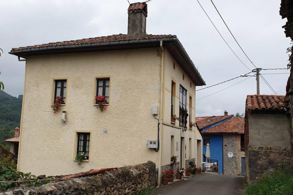 Casa Del Cuetu. Traditional Village House In Asturias Mere Exterior foto