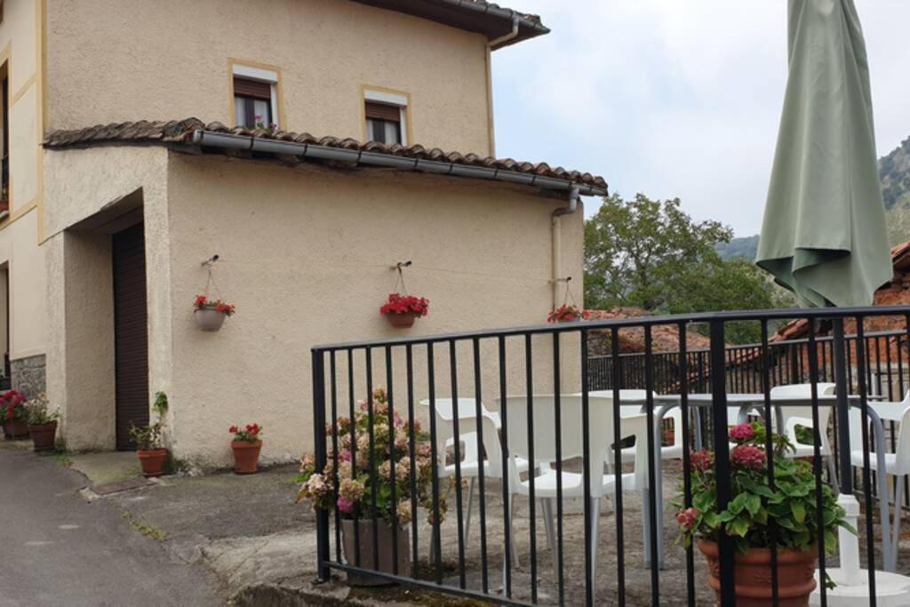 Casa Del Cuetu. Traditional Village House In Asturias Mere Exterior foto